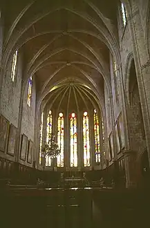 Nef et abside de la cathédrale de Lodève.