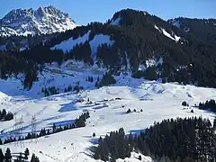 Les Chalets de La Bray, vue depuis lapointe des Jottis.
