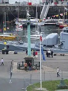 * Les quais de Penfeld avec La Consulaire pendant la Fête.