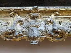 Détail du cadre avec un motif de poisson