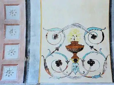 Décoration du XIXe siècle dans la première travée