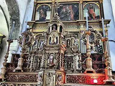 Tabernacle, chandeliers et retable de Saint-Martin.