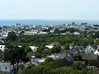 Vue depuis le clocher de Trescalan en direction du port et du littoral.