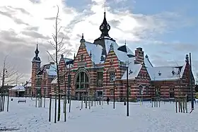La gare sous la neige
