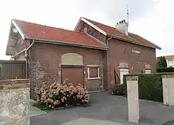 La gare de nos jours, transformée en habitation.