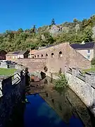 La rivière Hanzinne au parc de la Brockmanne.