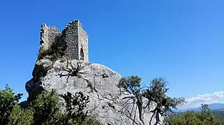 Tour du Castelar, vestige du castrum de La Roquette, septembre 2015.
