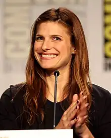 Lake Bell interprète le Dr Cat Black