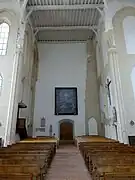 La nef vers l'entrée.