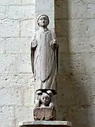 Statue mutilée de saint Mathurin (XIIIe siècle).