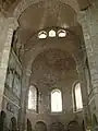 L'abside et la travée du chœur.