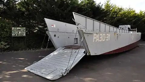 Le Landing Craft Mechanized PA 30-31.