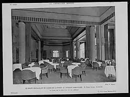 La salle de restaurant et, au fond, le bar américain.