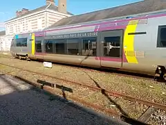 X 73500 sur le TER Tours - La Roche-sur-Yon.