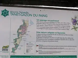 Panneau du site de la Réserve naturelle Tanet-Gazon du Fains.