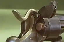 Revolver Lefaucheux M1858 chargé avec une cartouche à broche