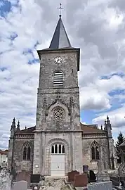 La façade de l'église.