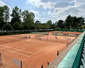 Les courts, côté sud.