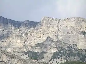 Vue de la barre rocheuse de Géruen.