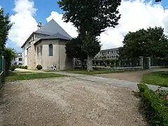 Vue générale extérieure de l'ancienne chapelle devenue musée