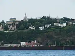 Le Vieux-Lévis vu du fleuve Saint-Laurent.