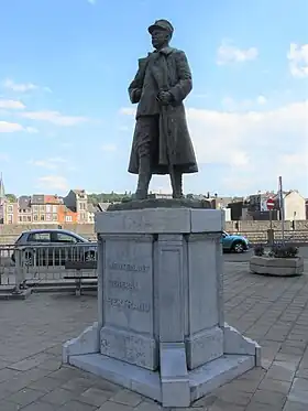 Monument Lieutenant général Bertrand place Théodore Gobert.