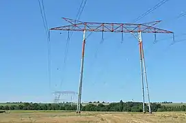Pylônes "Trianon" d'une ligne à haute tension a Courcoury Charente, août 2013