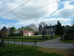 Château, en direction de Sénarpont.