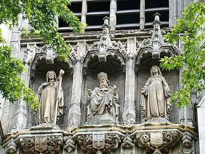 Tour-clocher de l'église Saint-Maurice.