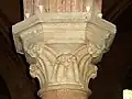 Chapiteau du pilier central.