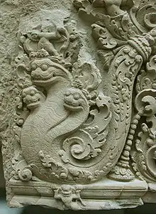 Nāga d'Angkor (Cambodge, fin du IXe siècle).