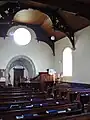 Le gaélique est toujours pratiqué à Lismore, avec la présence de bible bilingues dans l'église.