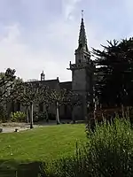Locquirec : l'église paroissiale Saint-Jacques, vue méridionale
