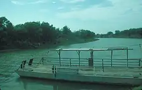 Ferry pour la traversée du Río Grande entre Los Ebanos et Gustavo Díaz Ordaz.