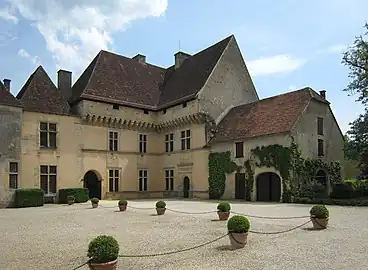 Cour d'honneur Château et Jardins de Losse