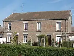 Des habitations groupées par quatre.