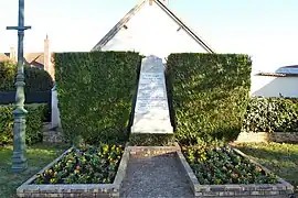 Le monument aux morts.