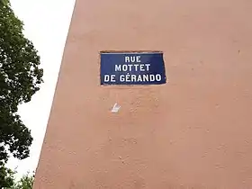 Voir la plaque.
