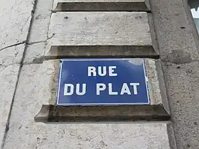 Voir la plaque.