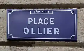 Voir la plaque.