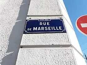 Voir la plaque.