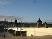 Le pont de la Guillotière et l'Hôtel-Dieu