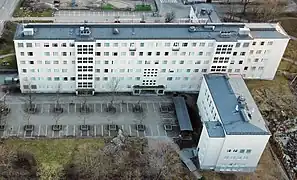 Êcole de Mäkelä en bordure de Mäkelänkatu.