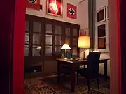 Évocation de la nazification des administrations.