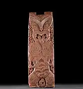 Bas-relief maori (Poupou) en Podocarpus totara.