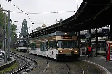 Les rames MVR Be 2/6 7003, pour Blonay, et la rame MVR ABeh 2/6 7503 sur la voie 7 en 2016.