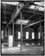 Colonne en fonte,  Broadway and Spring Streets, Aurora