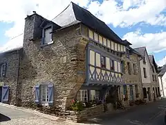 Maison à pans de bois 20, rue Sainte-Croix.