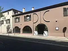 Entrée de la Maison Pic.