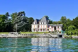 Maison de maître « Port Rothschild », Route de Lausanne 232 ,46° 14′ 03″ N, 6° 09′ 00″ E